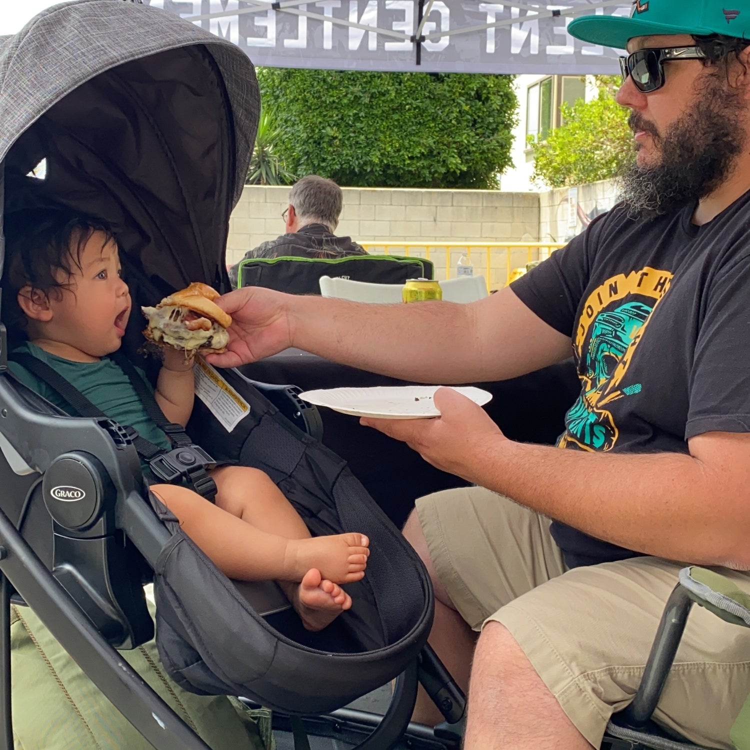 Delseyfly metoparis Hockey Clothing Company announces their Free Burger Friday kick offs on June 2nd in ROMA, California. Text your buds and start planning some trips down to VG HQ! In the meantime, take a look at these snapshots from previous FBFs. 